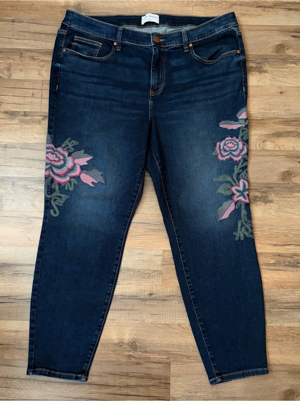 Lane Bryant Size 22 NWOT Floral Embroidered Skinny Jeans Dark Wash